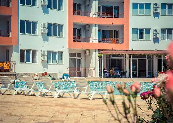 Riviera 4* رافدا