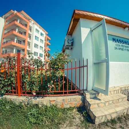 Riviera ホテル ラヴダ